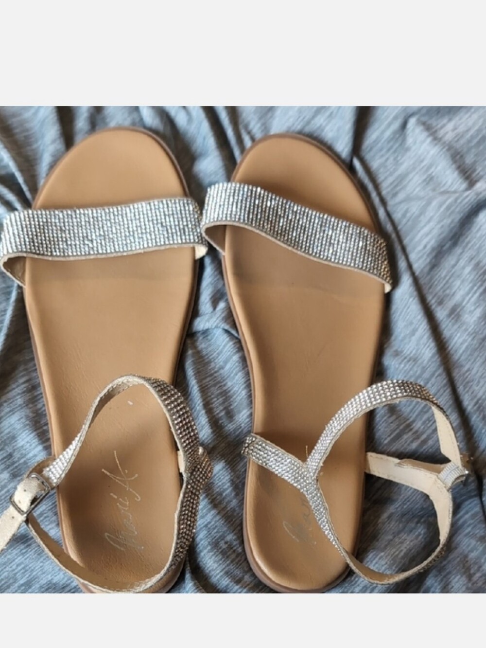 Mari A Flat Sparkly Silver Strappy Sandals Size 9.5